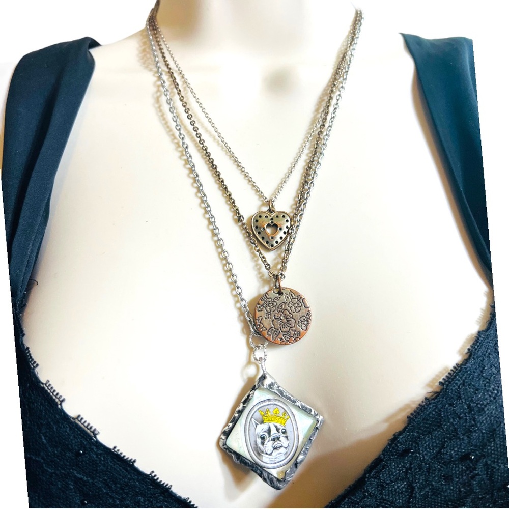 Artisan French Bulldog Glass Pendant with Silver Blend Cabochon “I am the King” - Picture 10 of 12